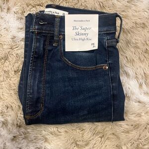 Abercrombie & Fitch Dark Wash The Super Skinny Ultra High Rise